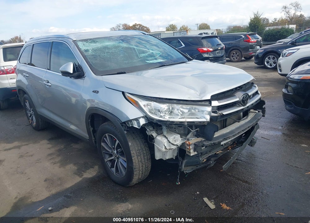 2019 TOYOTA HIGHLANDER XLE VIN: 5TDKZRFH3KS334765
