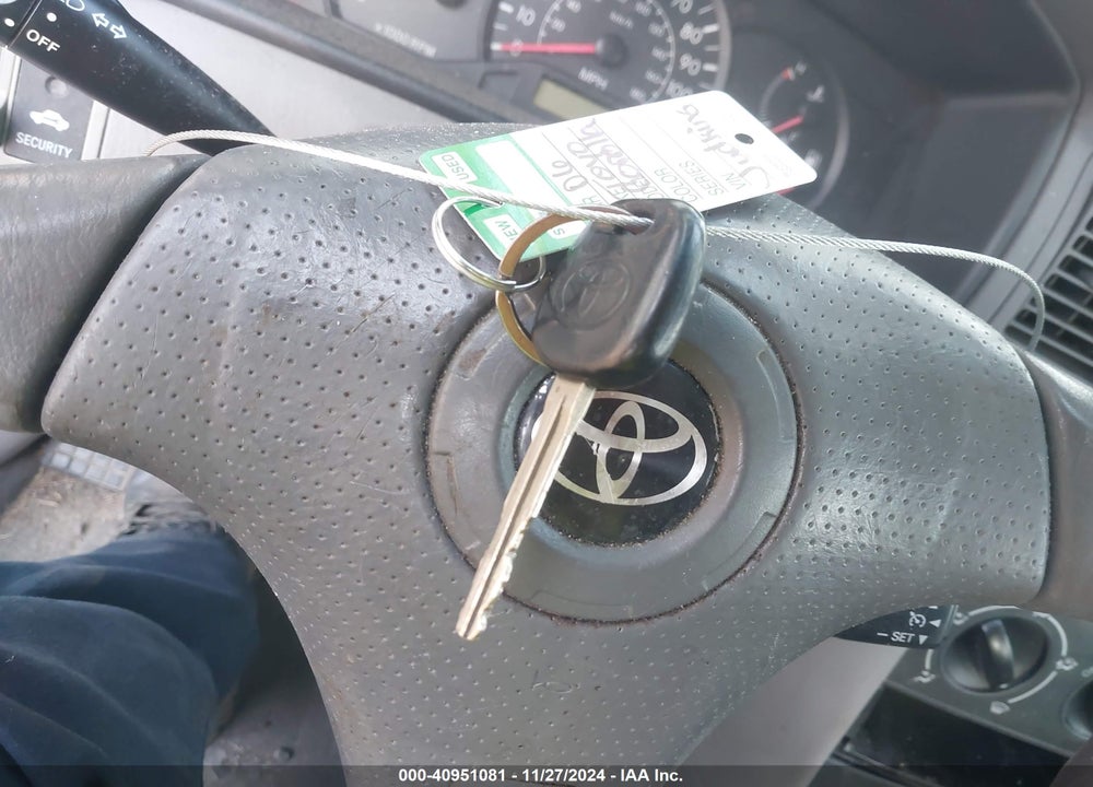 2006 TOYOTA COROLLA VIN: JTDBR32E560082843