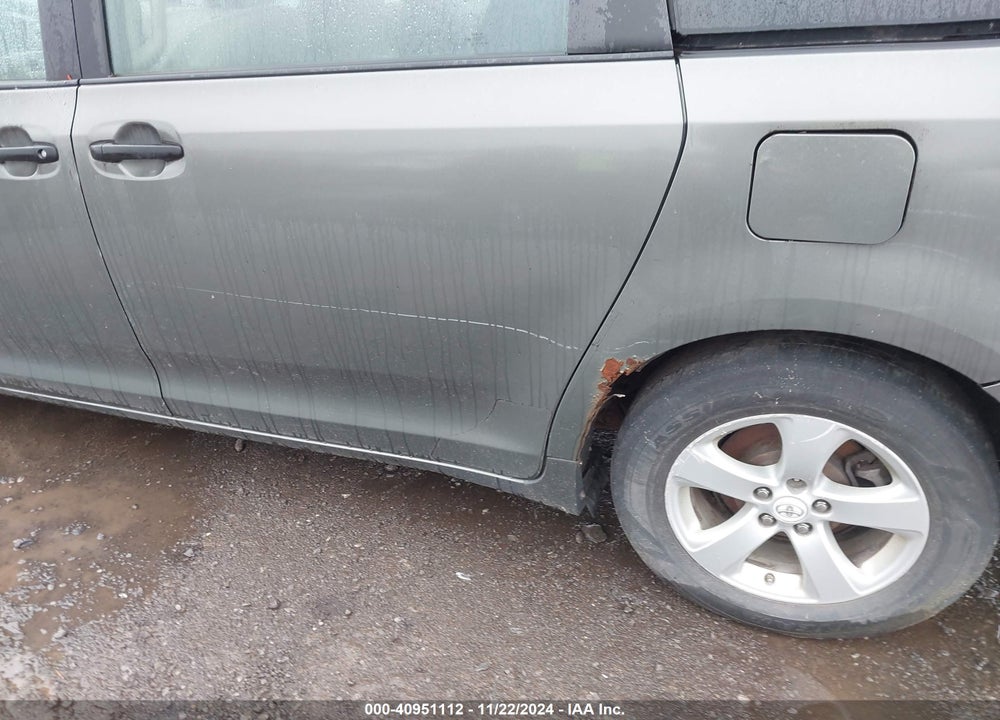 2011 TOYOTA SIENNA BASE V6 VIN: 5TDZK3DC1BS017039