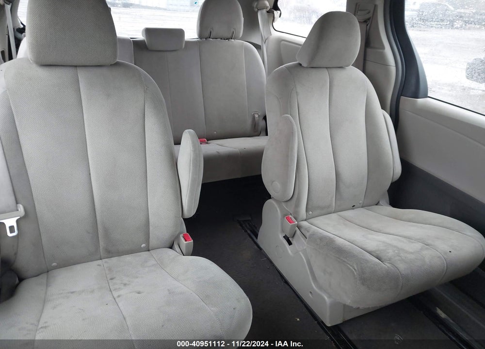 2011 TOYOTA SIENNA BASE V6 VIN: 5TDZK3DC1BS017039