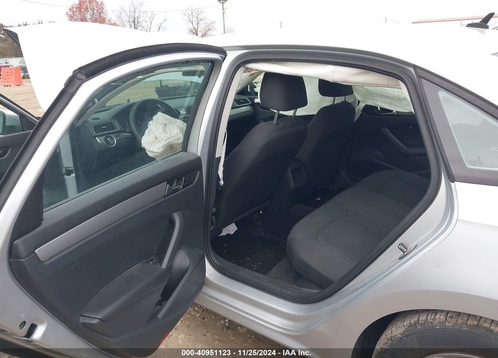 2013 VOLKSWAGEN PASSAT 2.5L S VIN: 1VWAP7A30DC113532