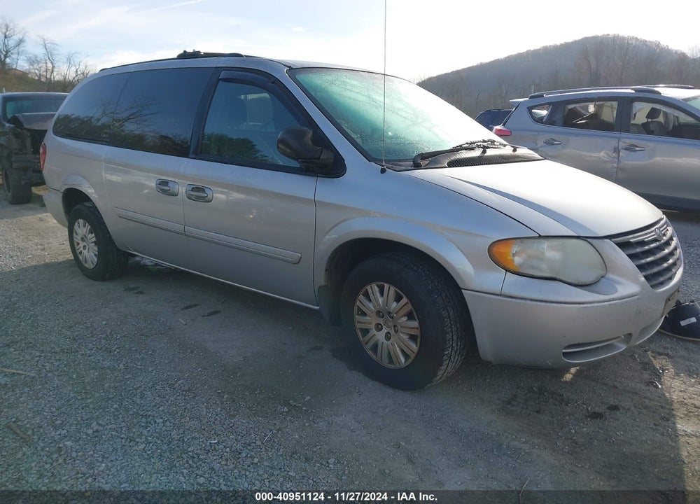 2005 CHRYSLER TOWN & COUNTRY LX VIN: 2C4GP44RX5R197329