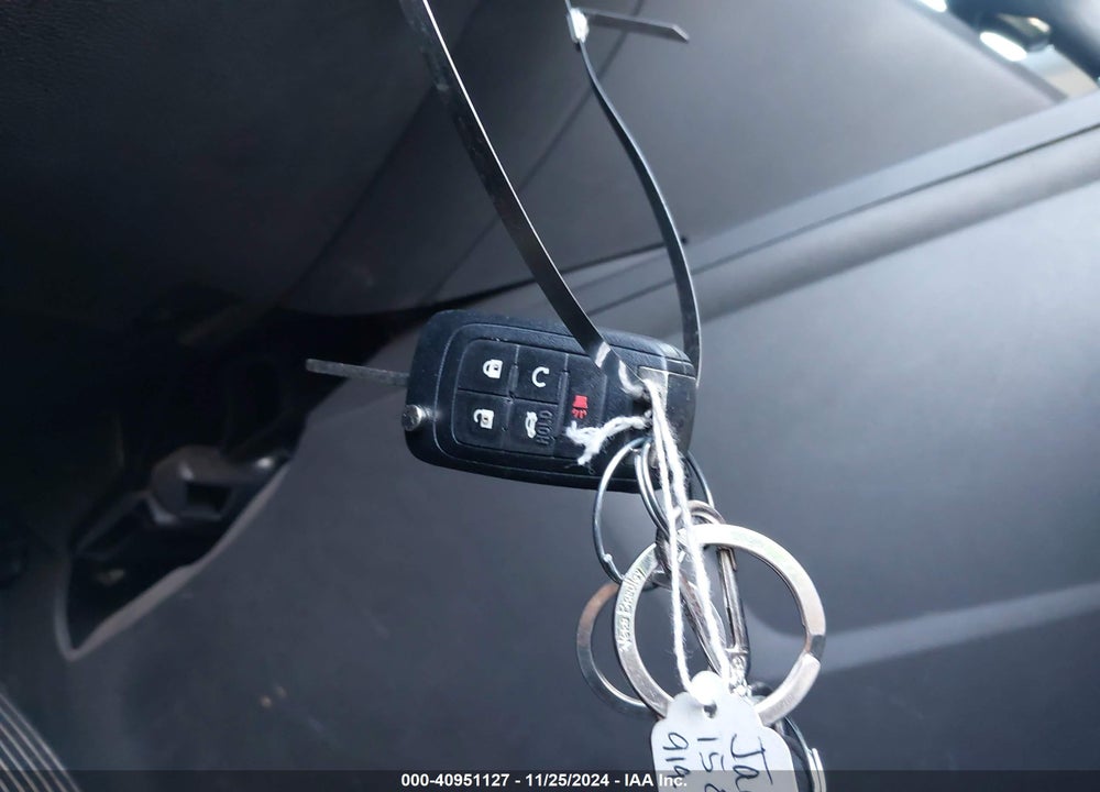 2015 CHEVROLET EQUINOX 1LT VIN: 2GNFLFE30F6228403
