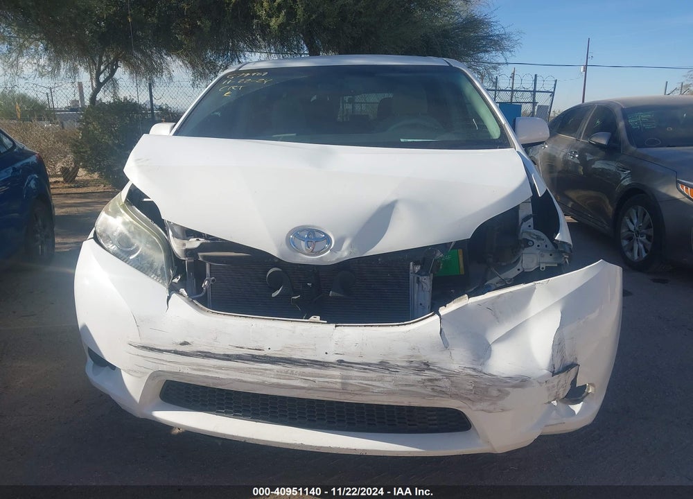 2011 TOYOTA SIENNA LE V6 VIN: 5TDKK3DC2BS131892