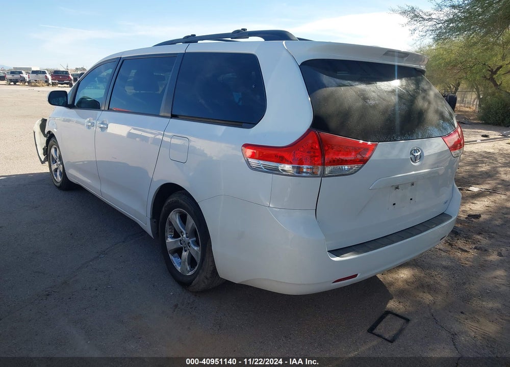 2011 TOYOTA SIENNA LE V6 VIN: 5TDKK3DC2BS131892