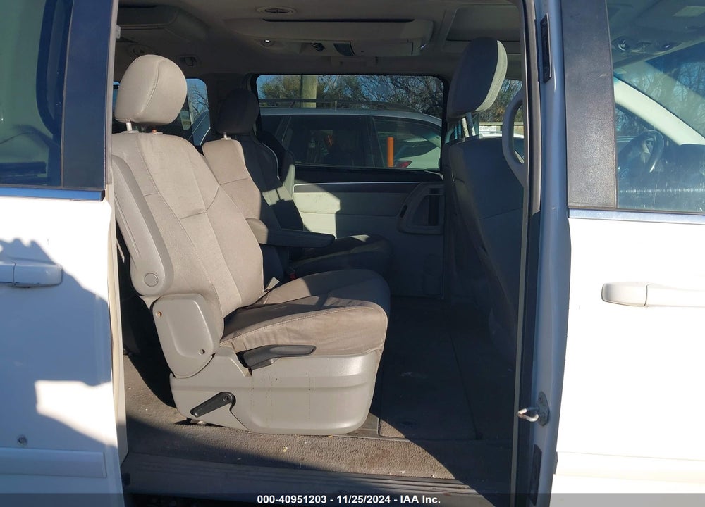 2009 VOLKSWAGEN ROUTAN SE VIN: 2V8HW34159R541641
