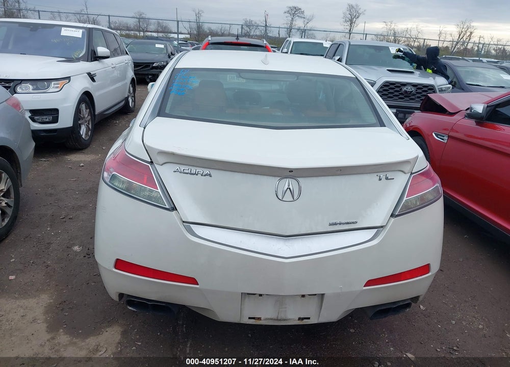 2010 ACURA TL 3.7 VIN: 19UUA9F53AA001940