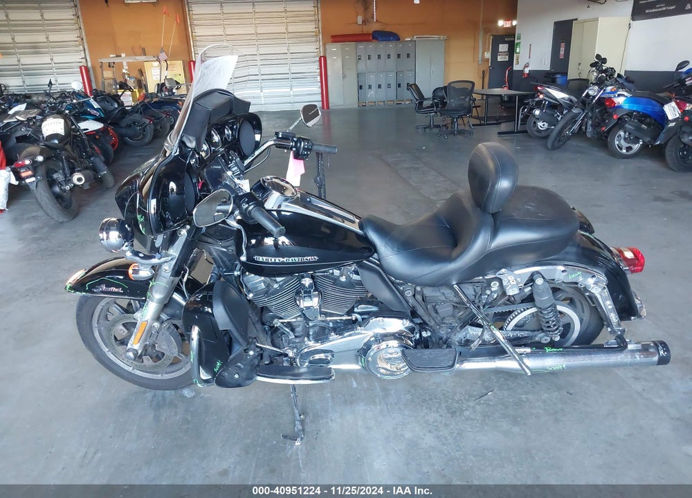 2017 HARLEY-DAVIDSON FLHTK ULTRA LIMITED VIN: 1HD1KED16HB632546