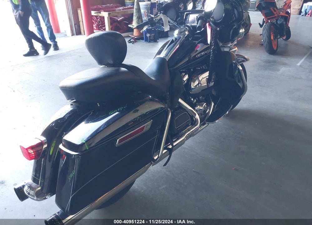 2017 HARLEY-DAVIDSON FLHTK ULTRA LIMITED VIN: 1HD1KED16HB632546