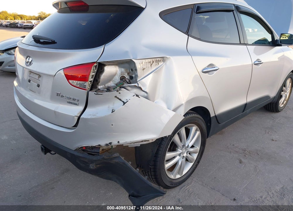 2012 HYUNDAI TUCSON LIMITED VIN: KM8JU3AC5CU469693