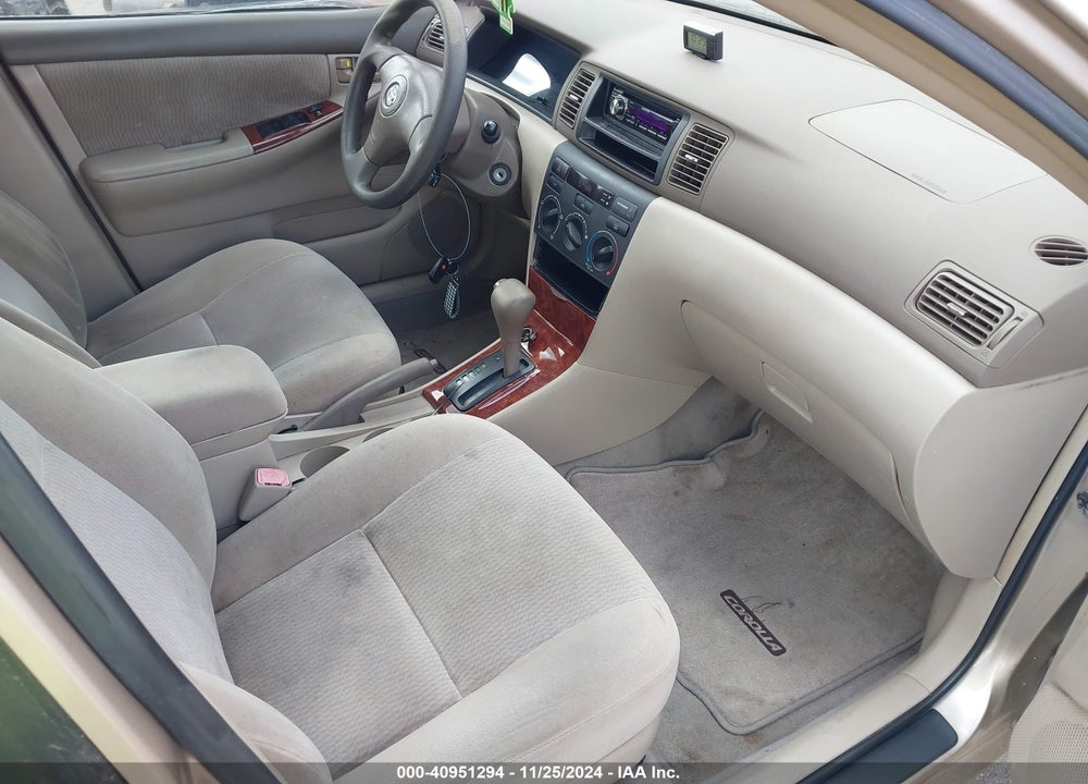 2005 TOYOTA COROLLA LE VIN: 1NXBR32E55Z520456