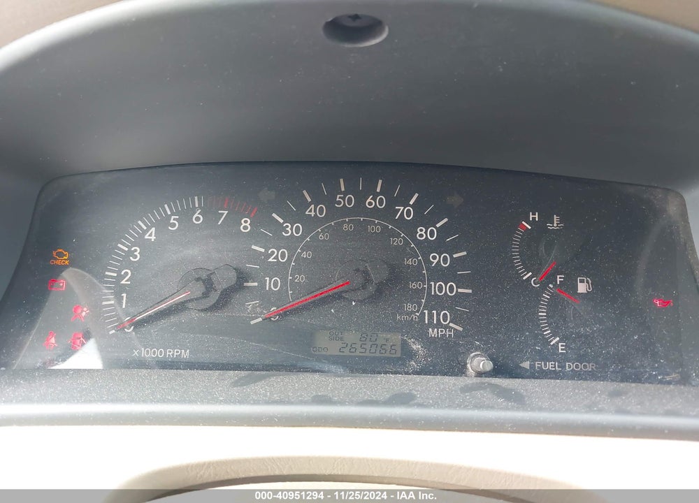 2005 TOYOTA COROLLA LE VIN: 1NXBR32E55Z520456