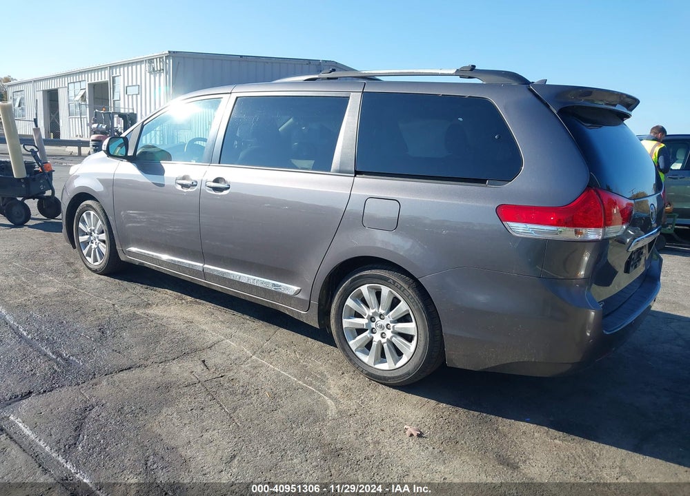 2013 TOYOTA SIENNA XLE LIMITED VIN: 5TDYK3DC4DS338782