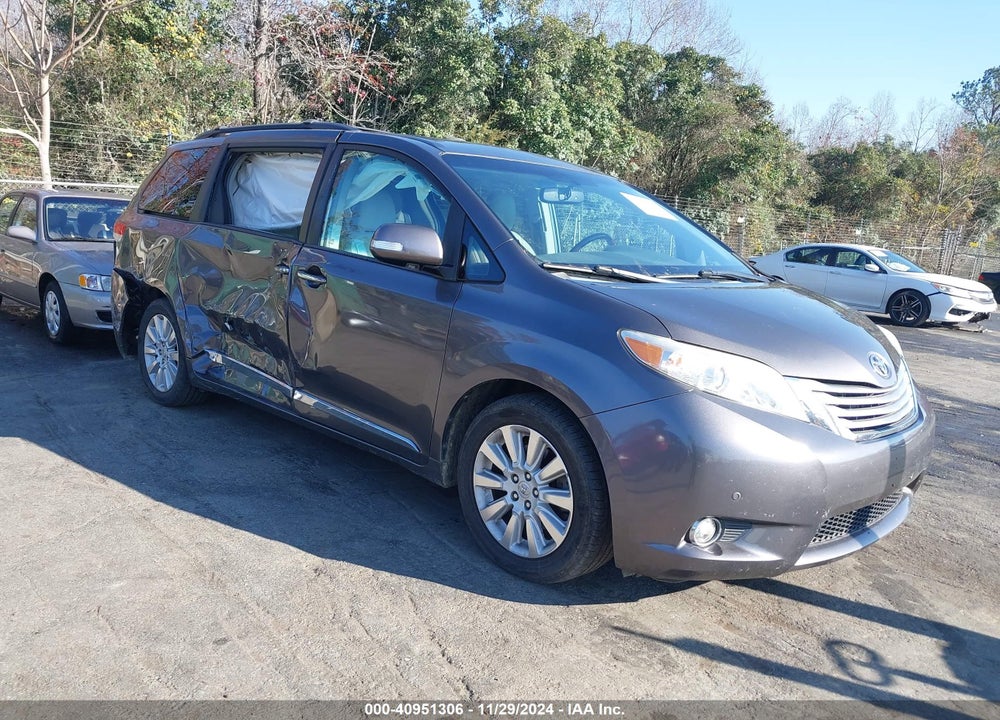 2013 TOYOTA SIENNA XLE LIMITED VIN: 5TDYK3DC4DS338782