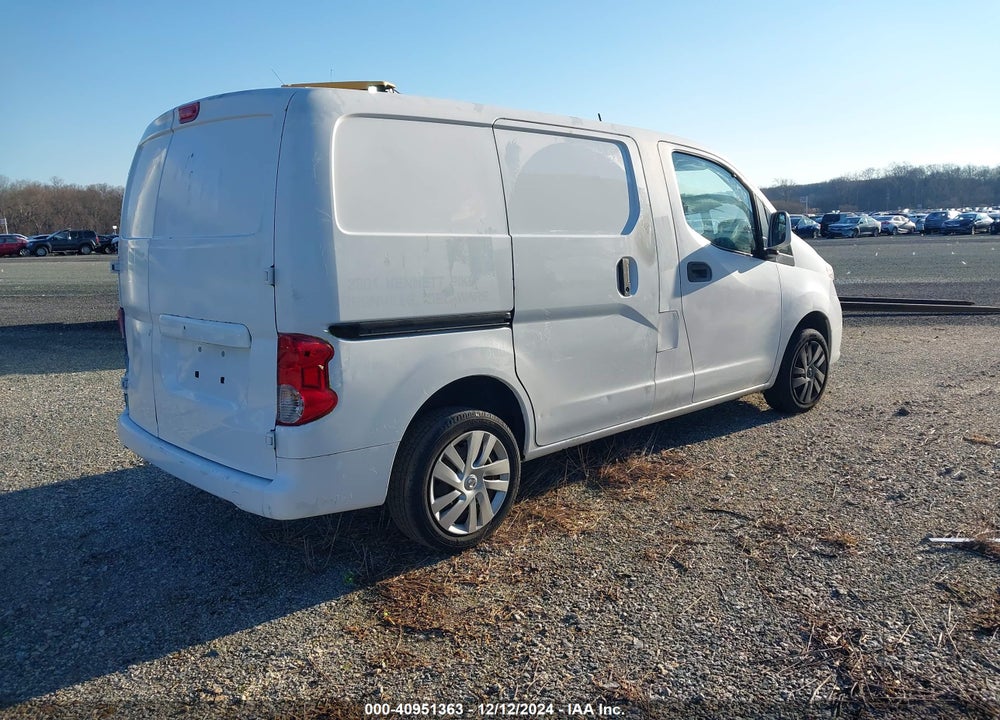 2015 NISSAN NV200 SV VIN: 3N6CM0KN5FK702713