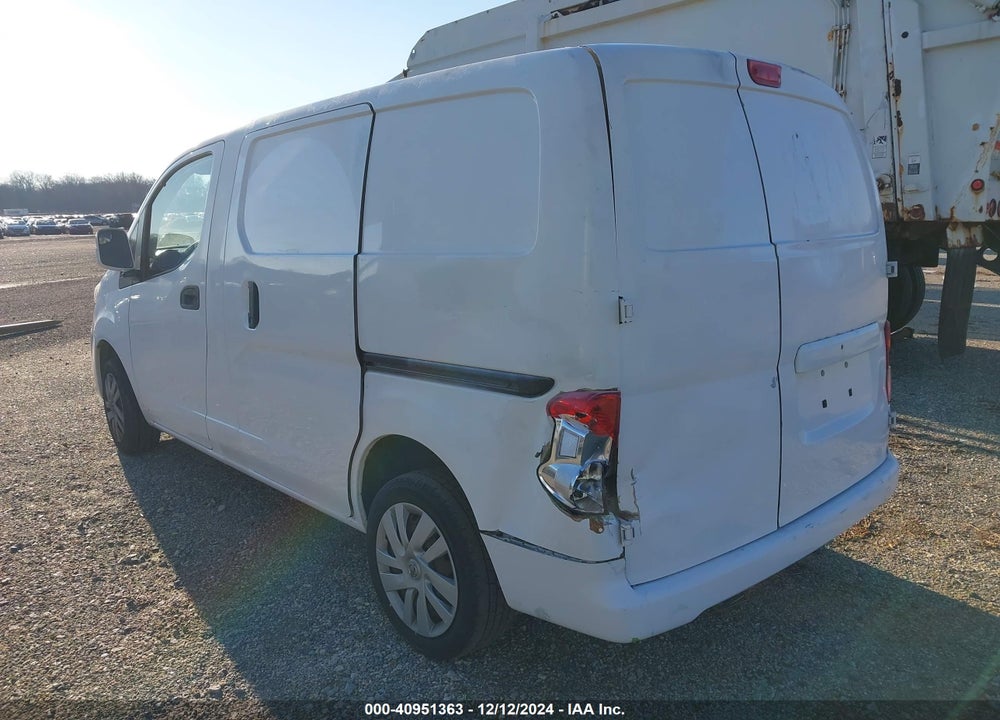 2015 NISSAN NV200 SV VIN: 3N6CM0KN5FK702713