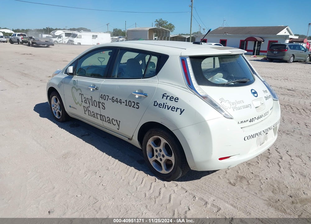 2011 NISSAN LEAF SL VIN: JN1AZ0CP6BT002343