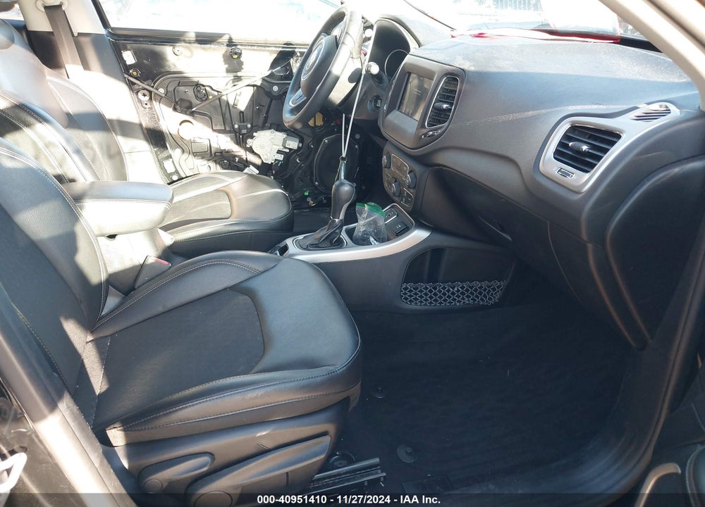 2018 JEEP COMPASS LATITUDE FWD VIN: 3C4NJCBB6JT267991