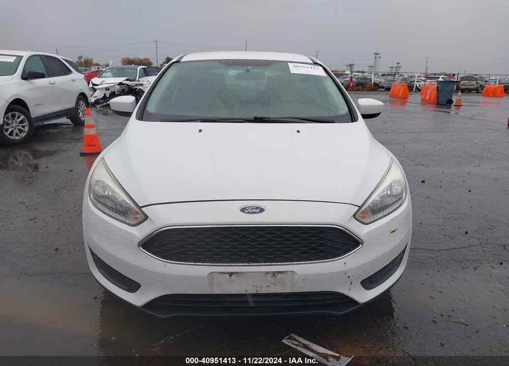2018 FORD FOCUS SE VIN: 1FADP3K23JL323011