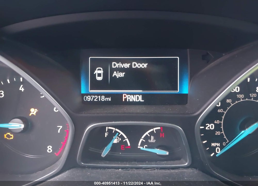 2018 FORD FOCUS SE VIN: 1FADP3K23JL323011