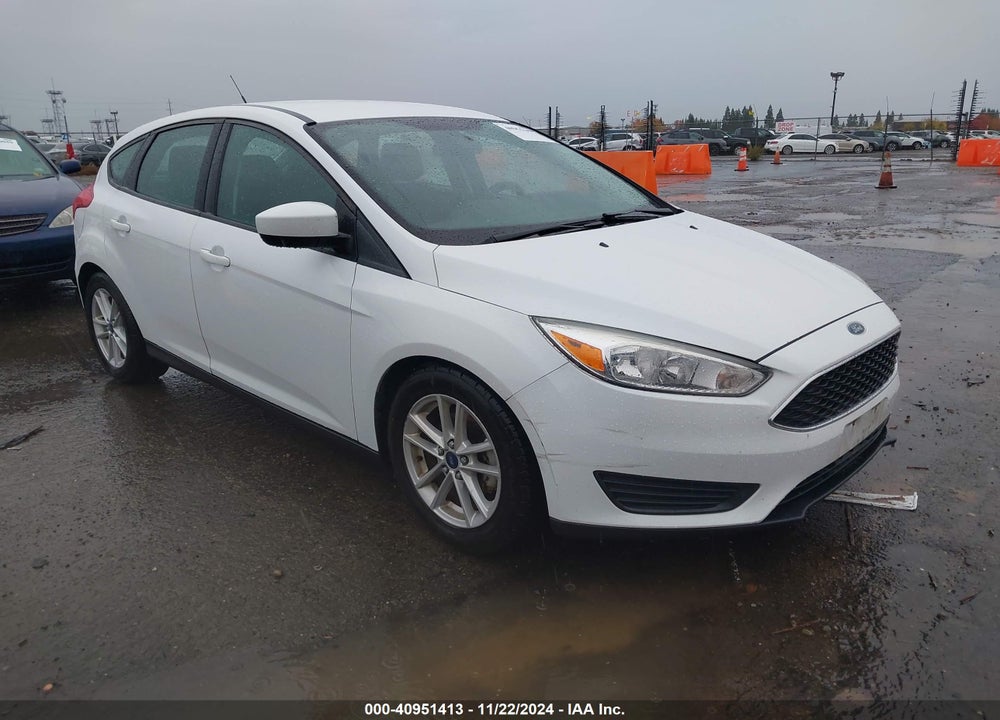 2018 FORD FOCUS SE VIN: 1FADP3K23JL323011