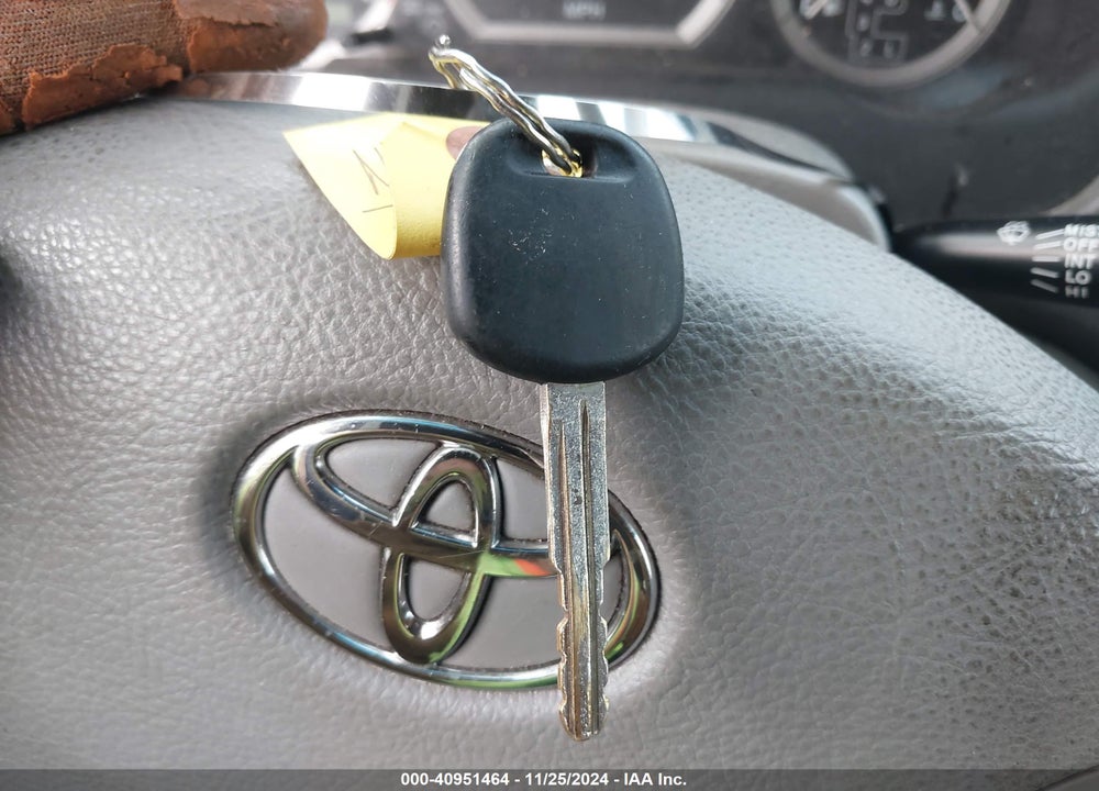 2005 TOYOTA SIENNA LE VIN: 5TDZA23C45S328824