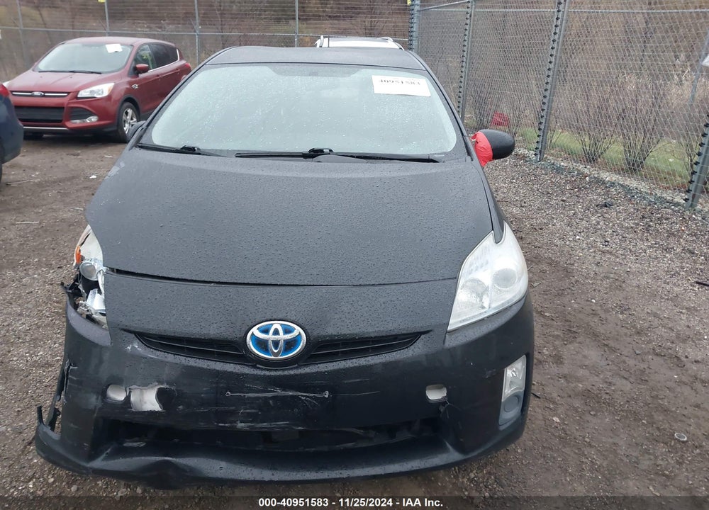 2011 TOYOTA PRIUS TWO VIN: JTDKN3DU5B1382077