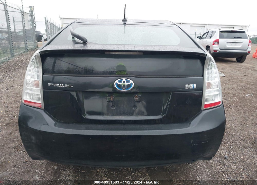 2011 TOYOTA PRIUS TWO VIN: JTDKN3DU5B1382077