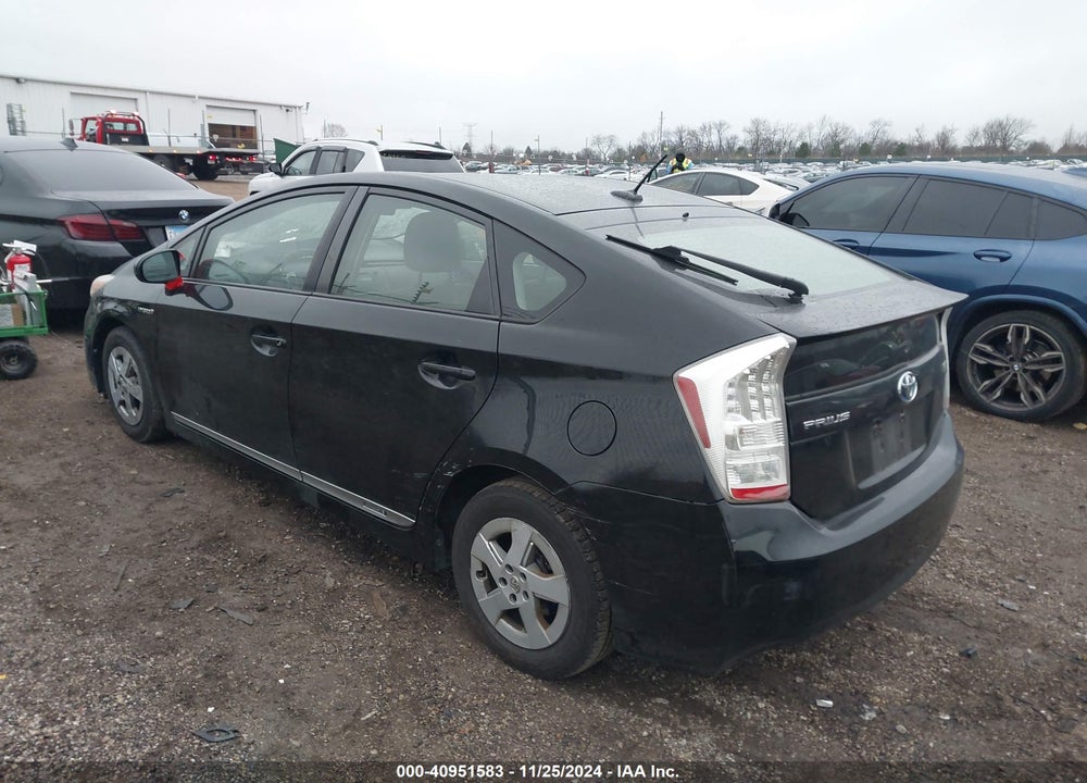 2011 TOYOTA PRIUS TWO VIN: JTDKN3DU5B1382077