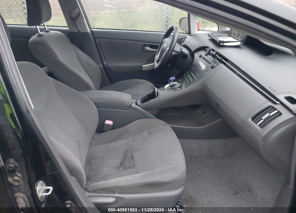 2011 TOYOTA PRIUS TWO VIN: JTDKN3DU5B1382077