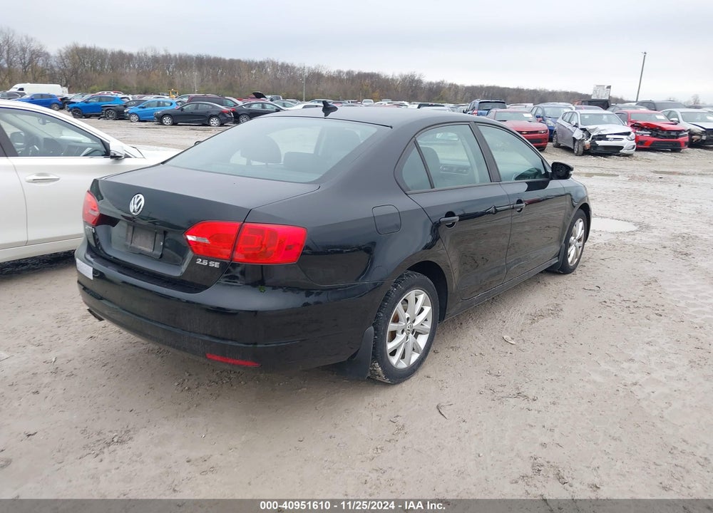 2011 VOLKSWAGEN JETTA 2.5L SE VIN: 3VWDZ7AJ5BM390209