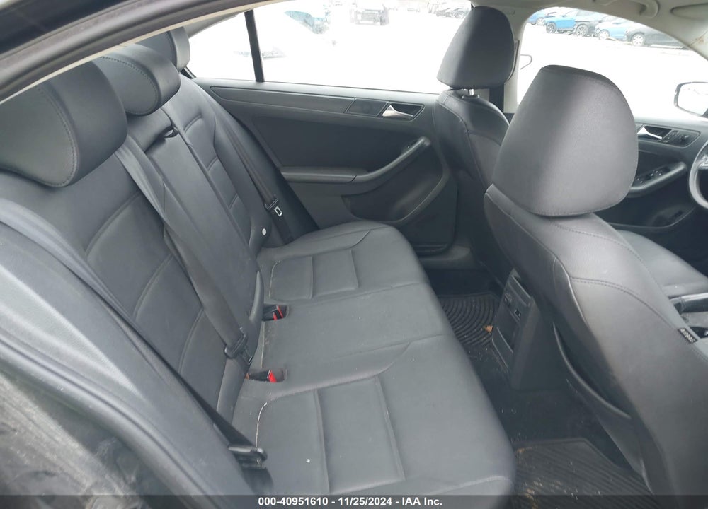 2011 VOLKSWAGEN JETTA 2.5L SE VIN: 3VWDZ7AJ5BM390209