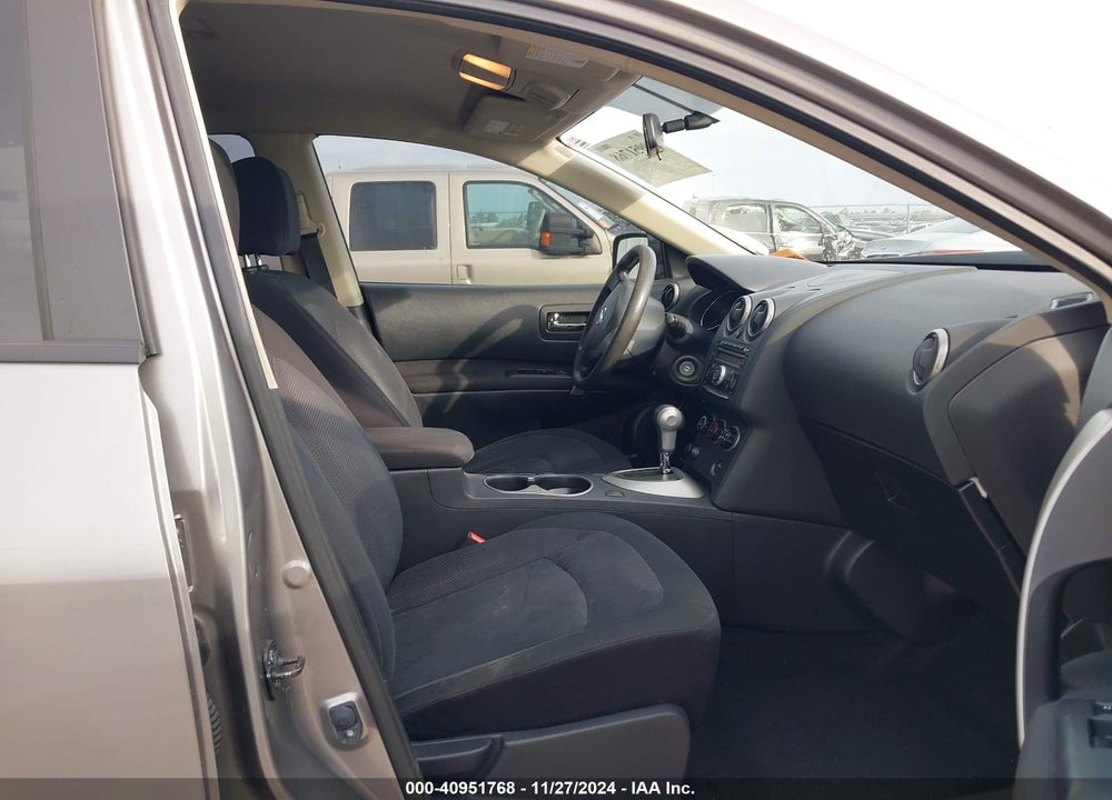 2014 NISSAN ROGUE SELECT S VIN: JN8AS5MT1EW605525