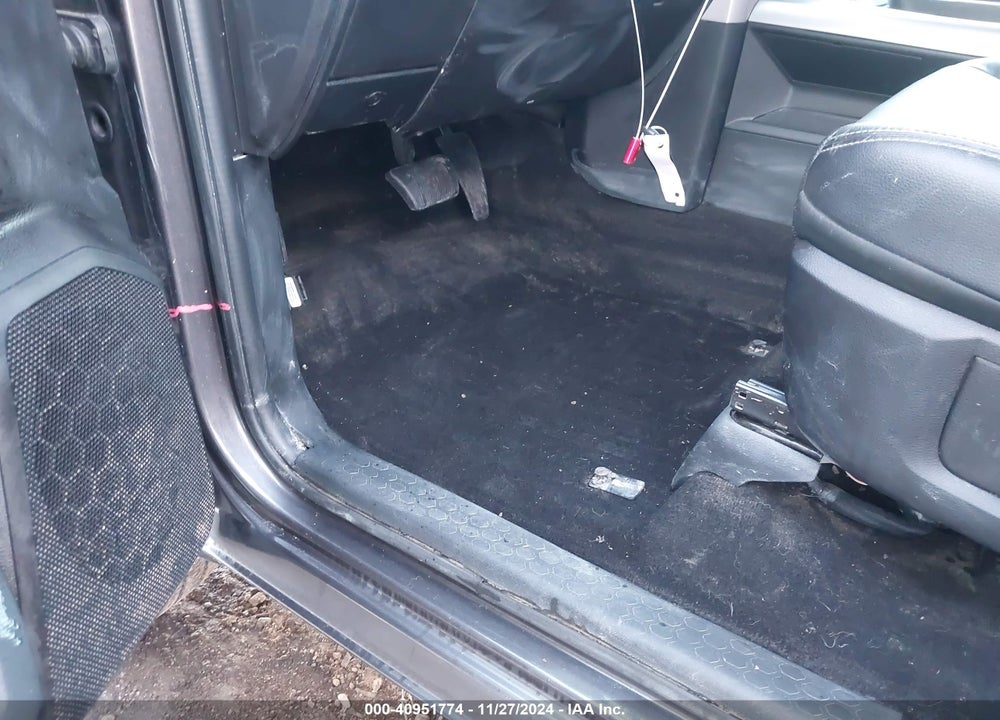 2019 RAM 1500 CLASSIC VIN: 1C6RR7NM8KS749256