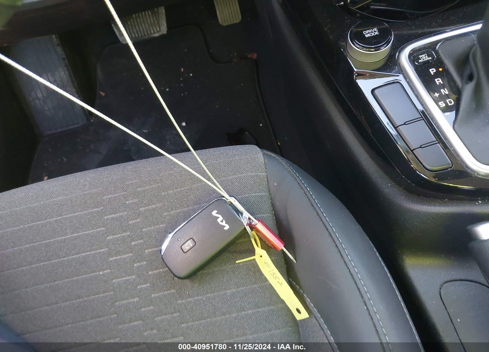 2023 KIA SELTOS VIN: KNDEU2AAXP7437745