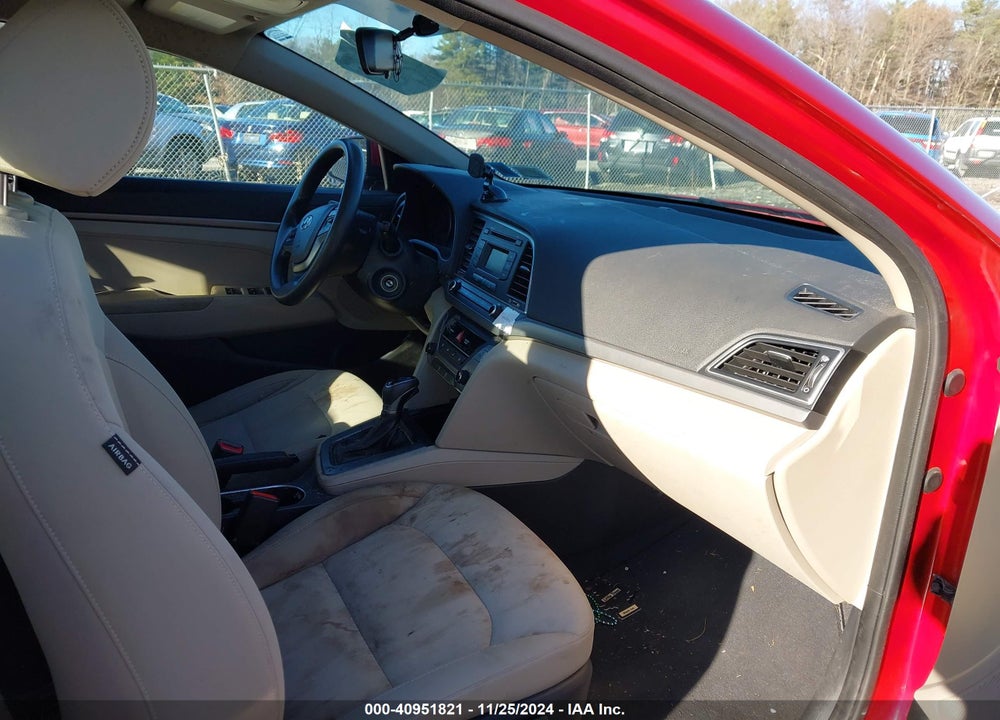 2017 HYUNDAI ELANTRA SE VIN: KMHD74LFXHU409272