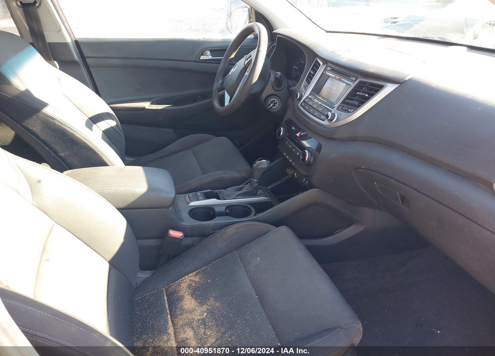 2016 HYUNDAI TUCSON SE VIN: KM8J3CA46GU160512