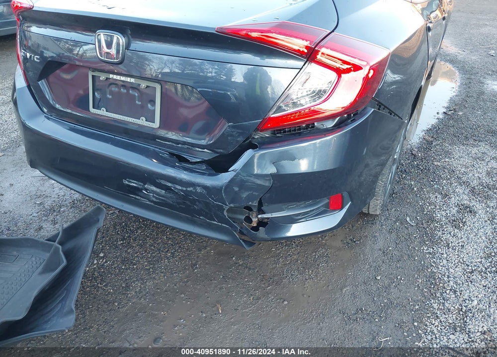 2018 HONDA CIVIC LX VIN: 2HGFC2F50JH559613