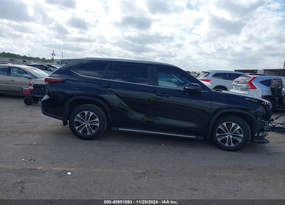 2024 TOYOTA HIGHLANDER XLE VIN: 5TDKDRAH3RS532987