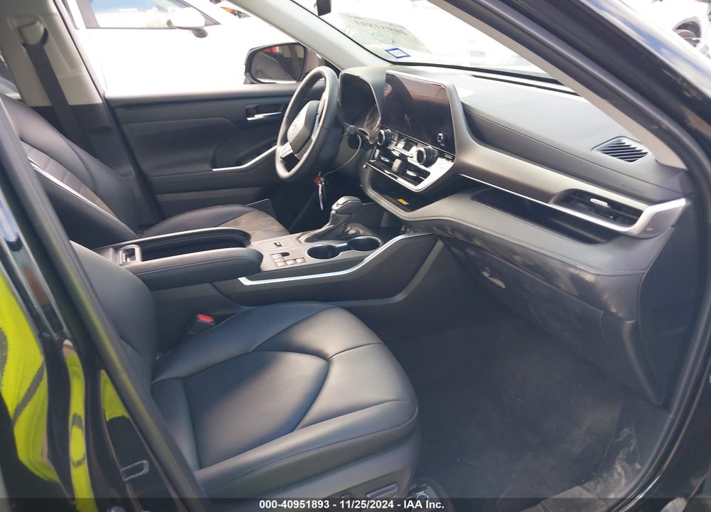 2024 TOYOTA HIGHLANDER XLE VIN: 5TDKDRAH3RS532987