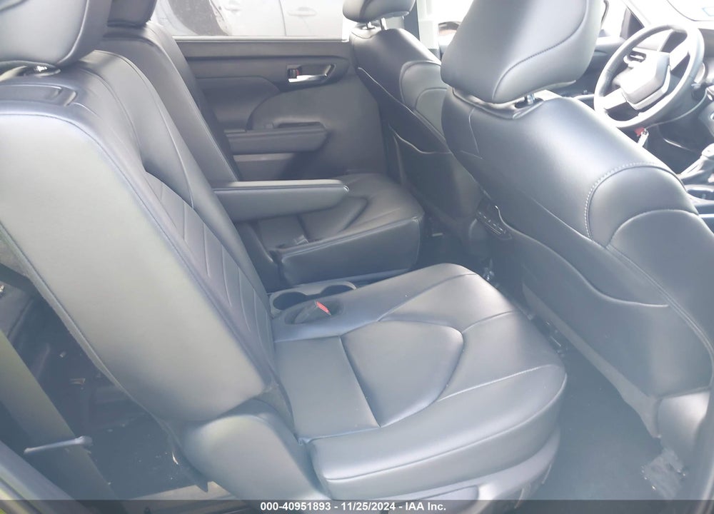 2024 TOYOTA HIGHLANDER XLE VIN: 5TDKDRAH3RS532987
