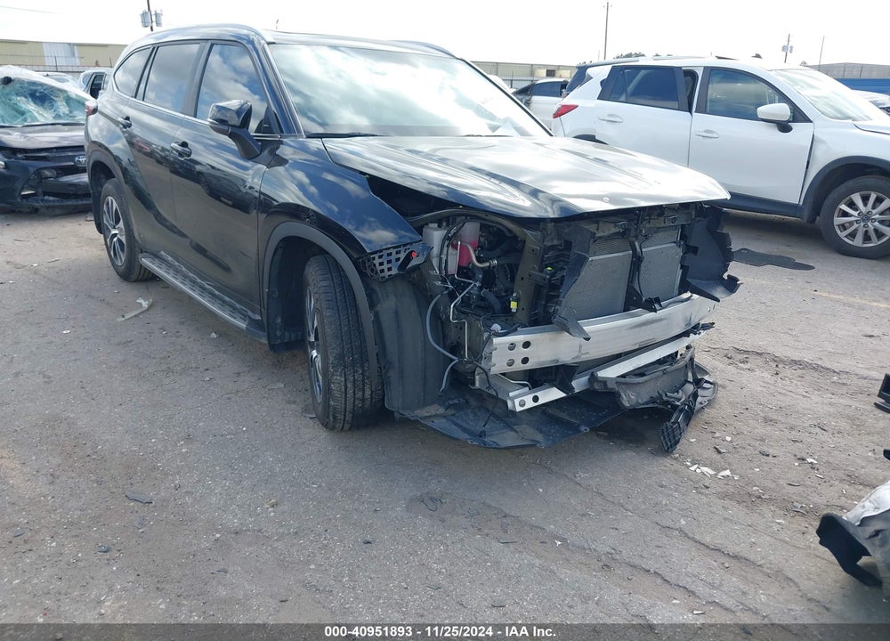 2024 TOYOTA HIGHLANDER XLE VIN: 5TDKDRAH3RS532987