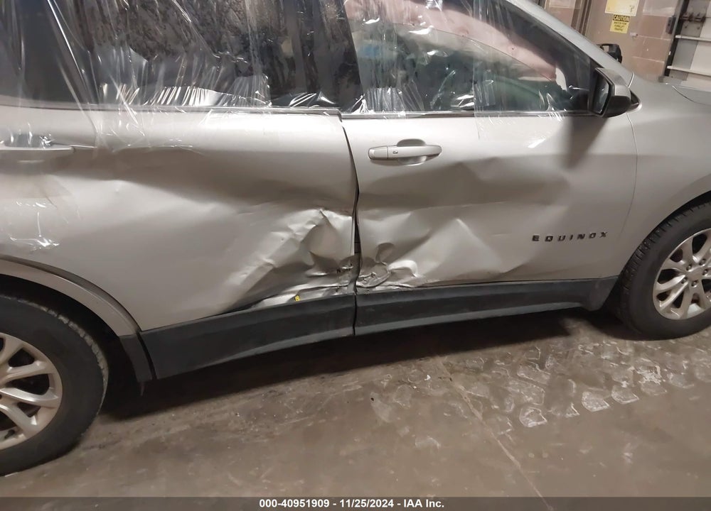 2018 CHEVROLET EQUINOX LT VIN: 2GNAXJEV5J6205677