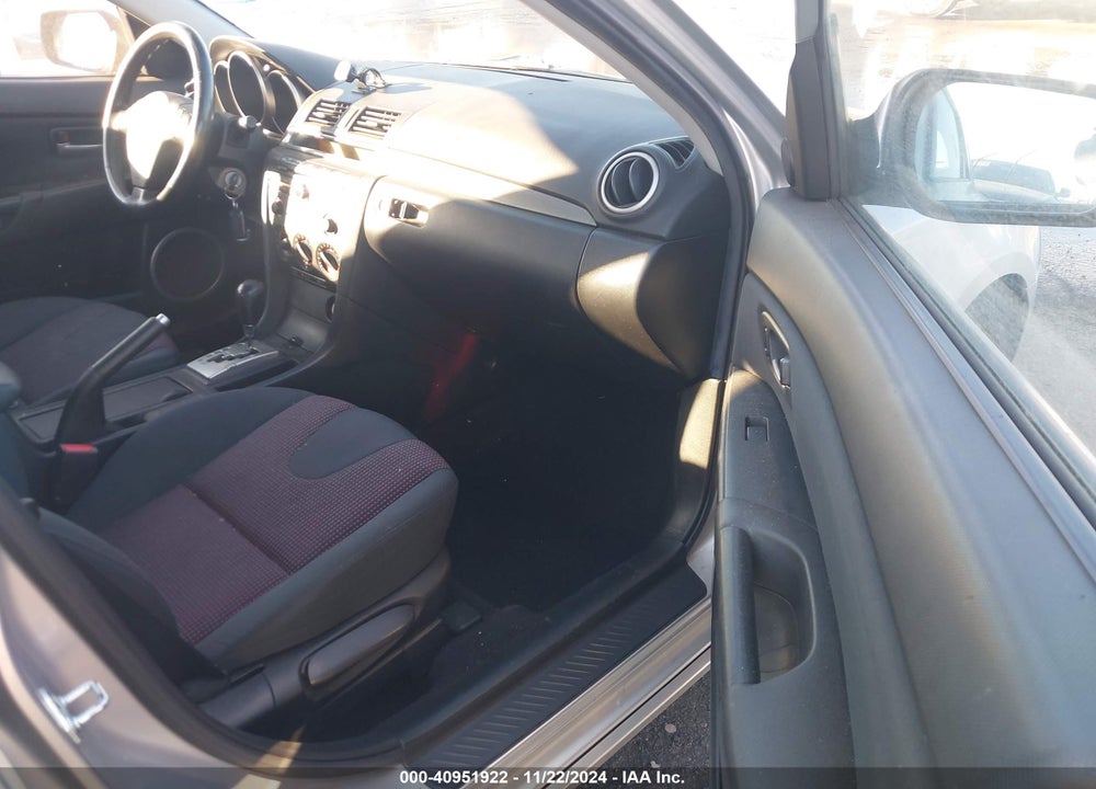 2006 MAZDA 3 S VIN: JM1BK144761504554