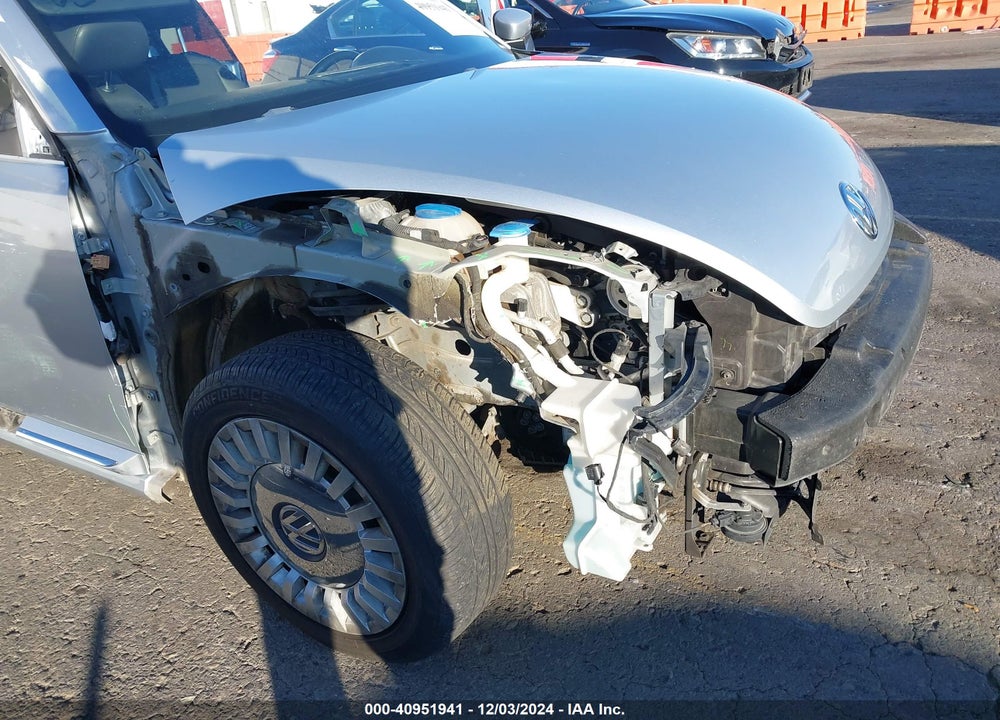 2014 VOLKSWAGEN BEETLE VIN: 3VW5P7ATXEM802950