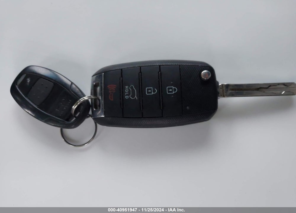 2016 KIA SOUL VIN: KNDJN2A26G7290456