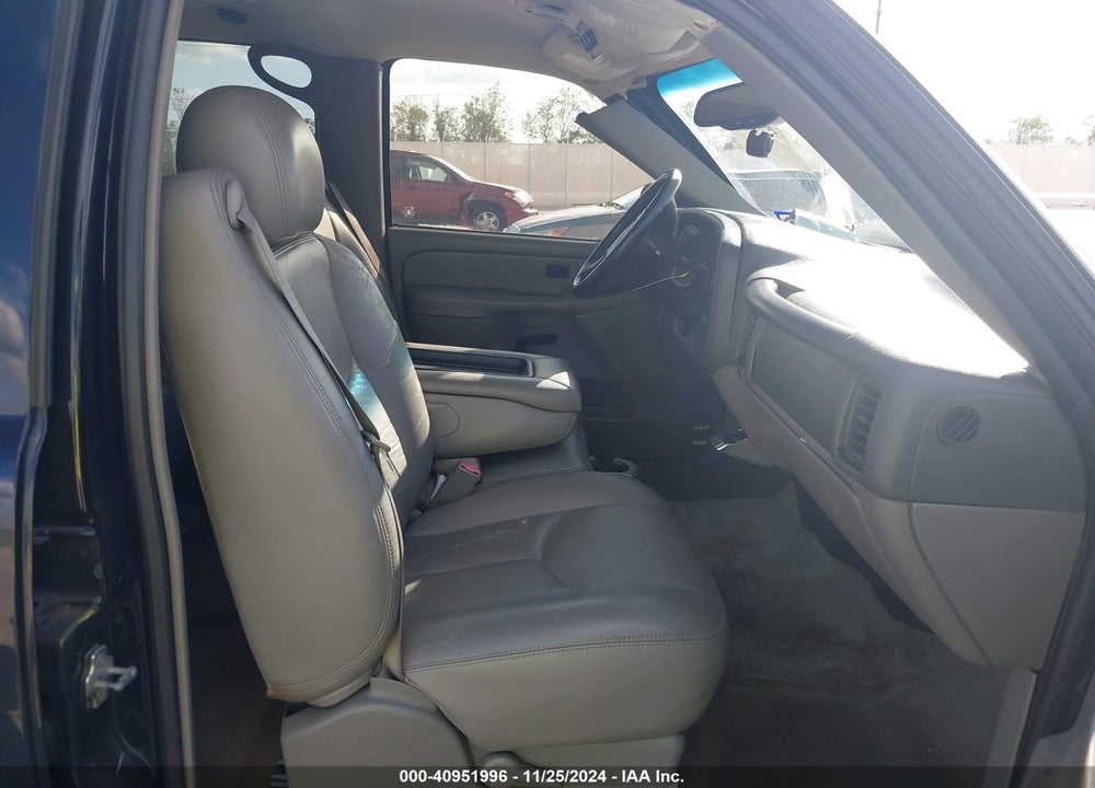 2004 GMC YUKON SLE VIN: 1GKEC13VX4R213277