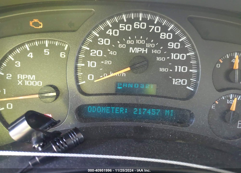 2004 GMC YUKON SLE VIN: 1GKEC13VX4R213277