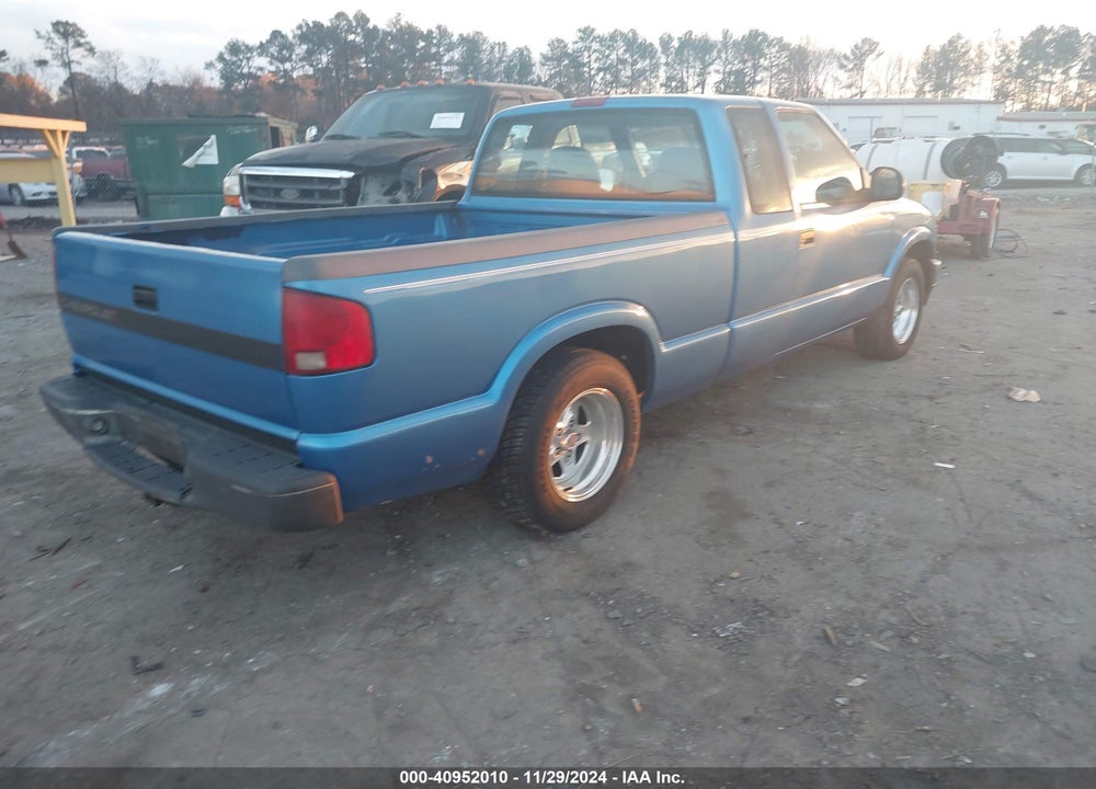 1998 CHEVROLET S-10 LS FLEETSIDE VIN: 1GCCS19X4WK181243