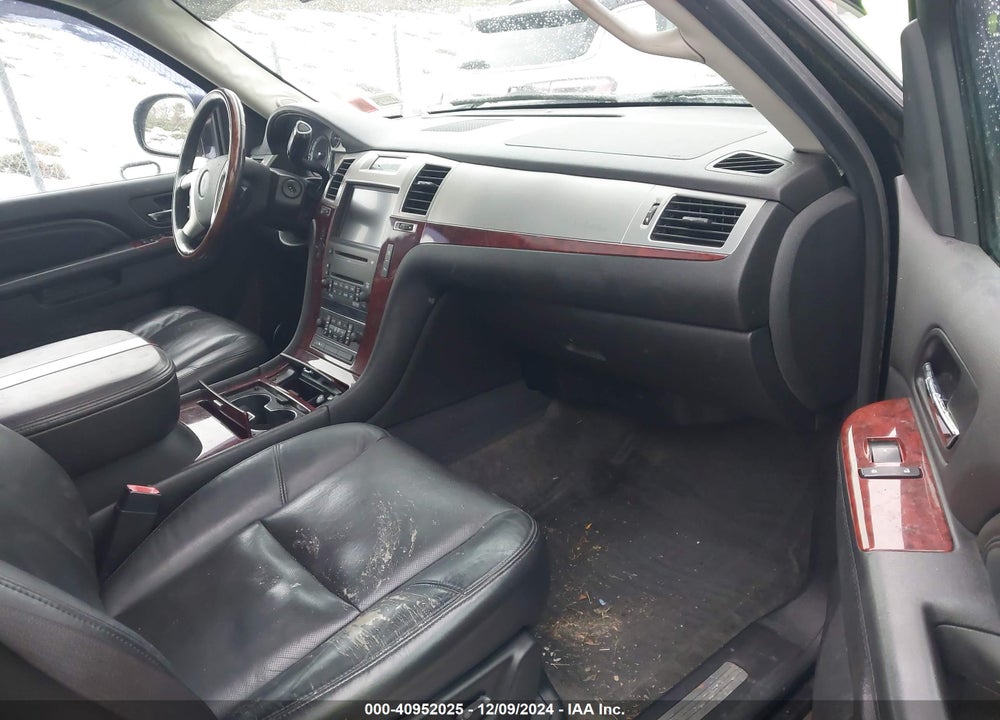 2010 CADILLAC ESCALADE LUXURY VIN: 1GYUKBEF6AR169337